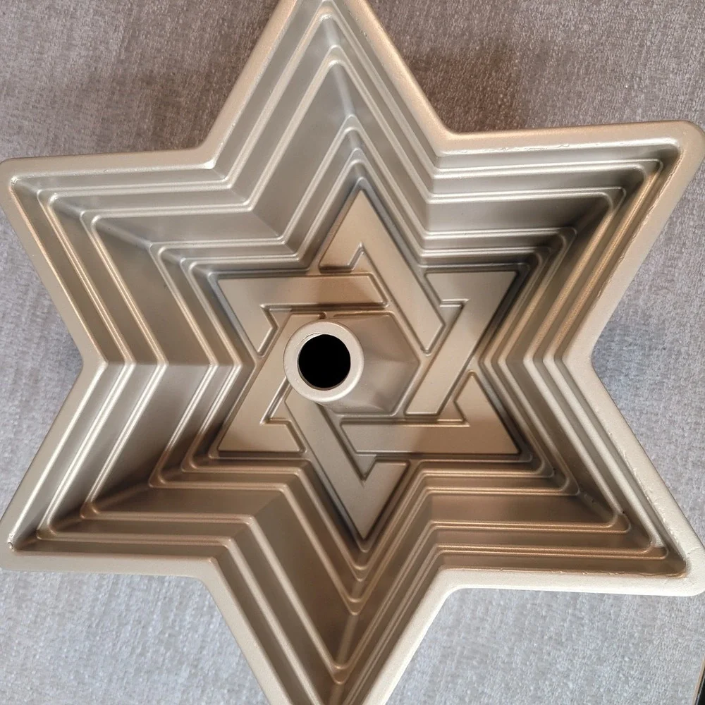 Williams Sonoma Star of David Bundt Cake Pan Nordic Ware‎ Gold Bakeware